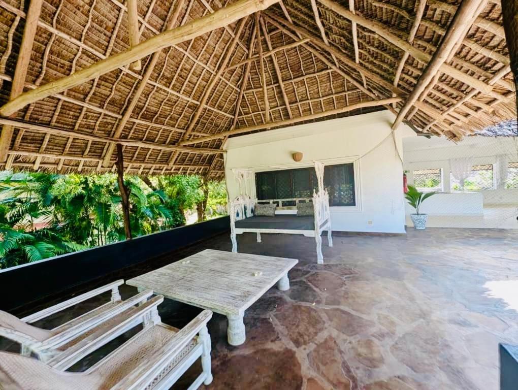 شقة White Nyumba ماليندي المظهر الخارجي الصورة